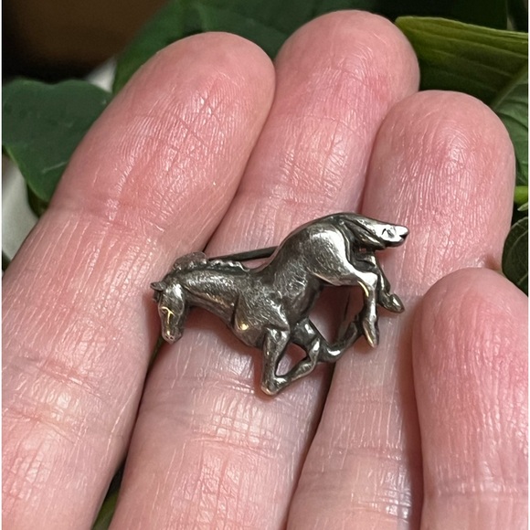 Vintage Sterling Silver Galloping Horse Pin/Pendant - Picture 8 of 12